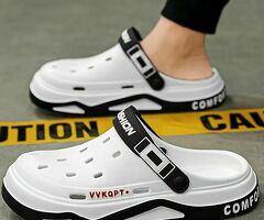 Fashionable Unisex Spring And Summer Casual Clogs - Soft Sole, Breathable Footwear for Outdoor Activ